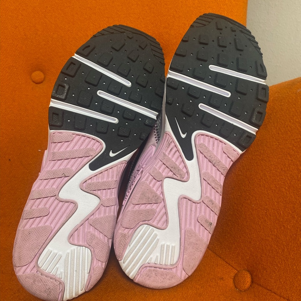 Nike Air Max Sneakers View 2